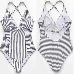 CupShe V-neck One Piece Swimsuit Black/White Stripe Size Small
